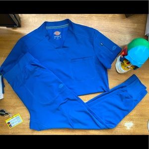Dickie’s Dynamix Royal Blue Scrub Set
